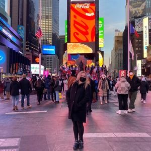 Meet your Posher, Danielle